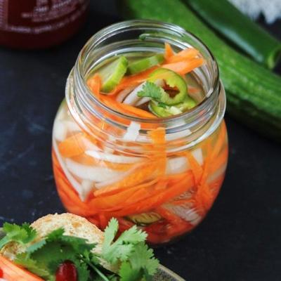 vietnamita picante legumes em conserva rápida