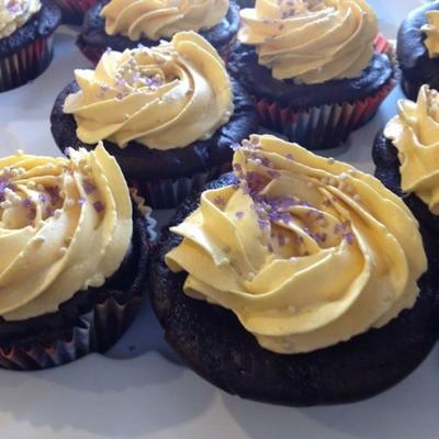 Cupcakes de chocolate vegan com cobertura de baunilha