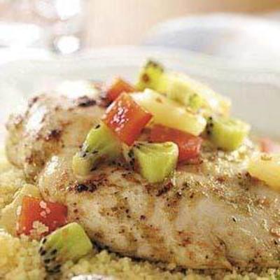 Peitos de frango com molho tropical