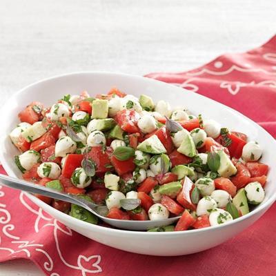 salada de tomate fresco com mussarela