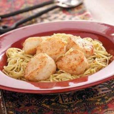 vieiras e pesto linguine