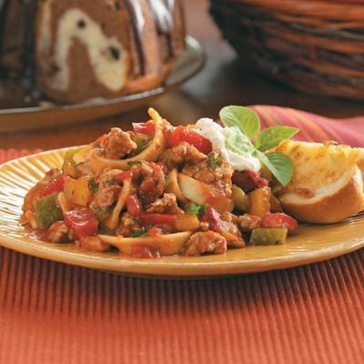 macarrão de carne de porco refogue