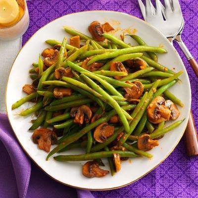 feijão verde húngaro e cogumelos