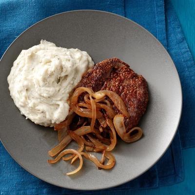 bife com batatas de parmesão