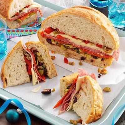 cunhas de sanduíche overstuffed siciliano