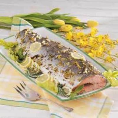 salmão inteiro assado salmão inteiro assado