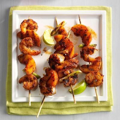 camarão grelhado e espetinhos de pêssego