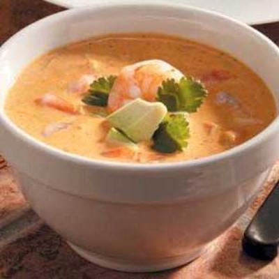 bisque cremoso de camarão mexicano