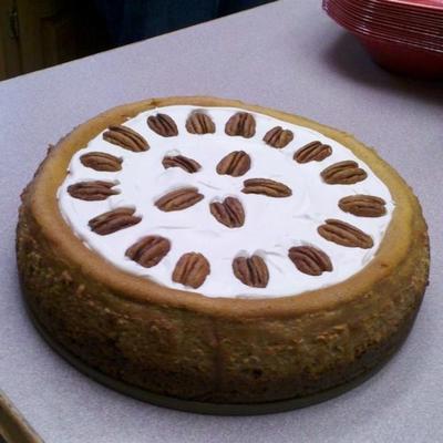 cheesecake de abóbora com cobertura de creme de leite