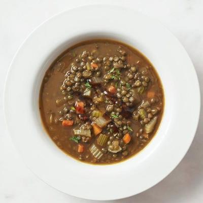 sopa de lentilha com vinagrete com alho