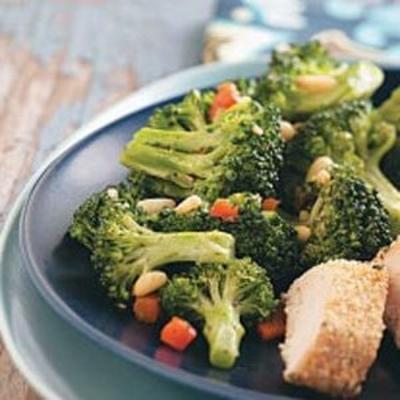 prato rápido de brócolis