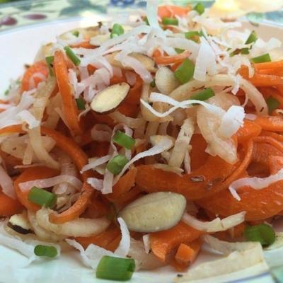 salada espirituosa de cenoura e rabanete com vinagrete de pêssego