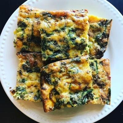 batata doce saudável e bacon caçarola de café da manhã