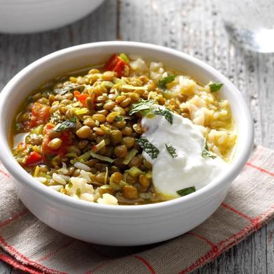 Lentilhas saborosas e arroz
