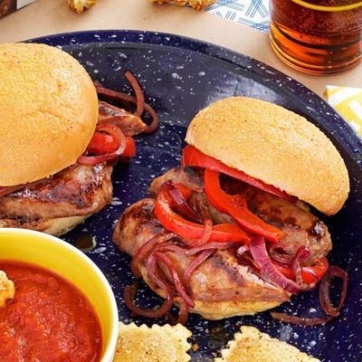 todos os sliders americanos de salsicha e pimenta