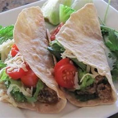 tacos de feijão preto-cauli com tortilhas caseiras