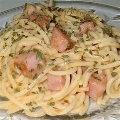 espaguete italiano com presunto