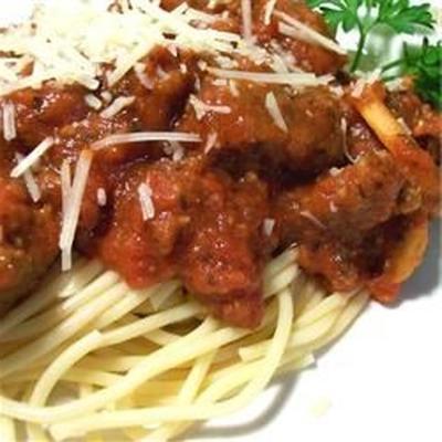 espaguete com molho de tomate e salsicha