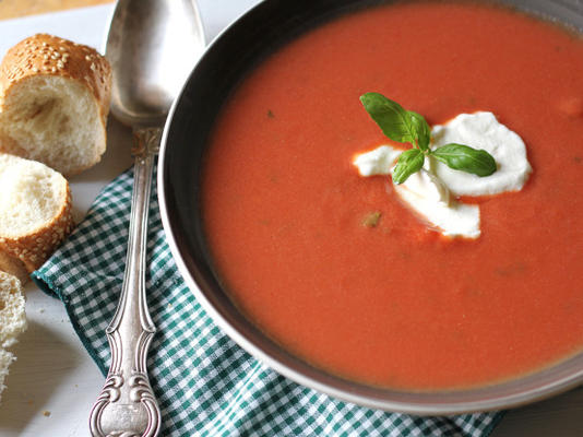sopa de tomate-manjericão de la madeleine