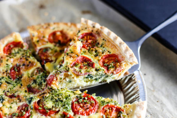 quiche de espinafre, tomate e queijo feta