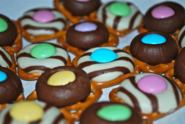 doces anel de chocolate pretzel