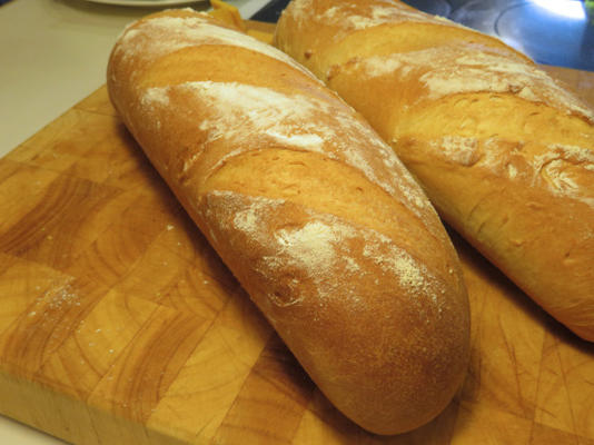 baguete de marianne - tradicional pão francês rústico