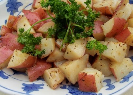 prato lateral simples com batatas vermelhas