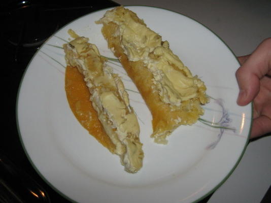 enchiladas de queijo com molho de creme azedo