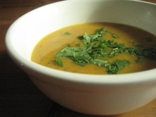 Sopa de batata doce e lentilha