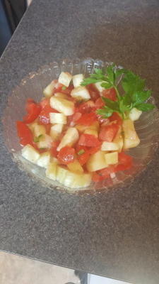tomate etíope e salada de pepino