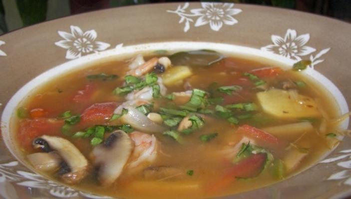 sopa de camarão lemongrass simples estilo tailandês