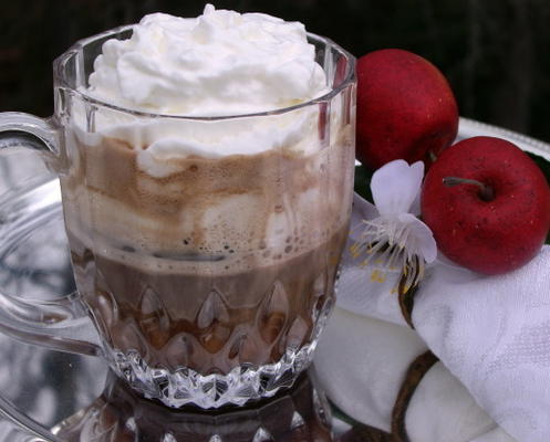 café de marshmallow de chocolate quente