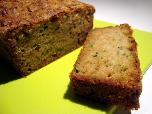 bolo de pão de abobrinha-abacaxi