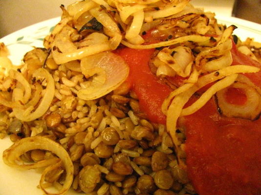 kusherie (arroz egípcio e lentilhas)