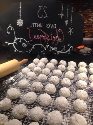 biscoitos de bola de neve de natal