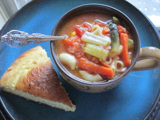 meu meu meu minestra - sopa de legumes italiana com macarrão