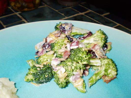 brócolis com salada de cranberries