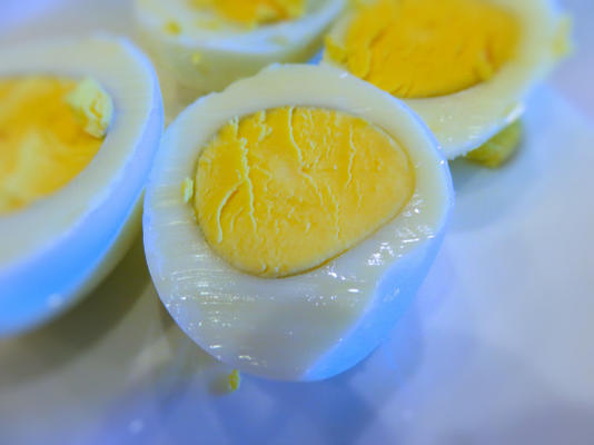 descascar ovos cozidos de forma perfeita e fácil (vídeo anexado)