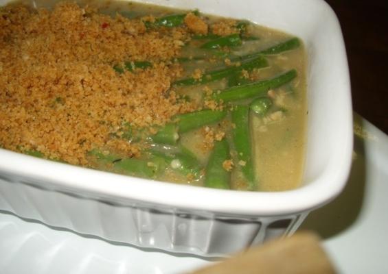 feijões verdes do alho-limão do feriado com migalhas de pão