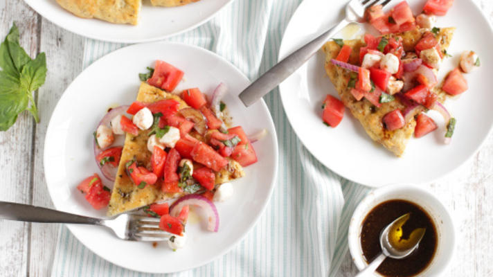 panera pão tomate mozzarella salada