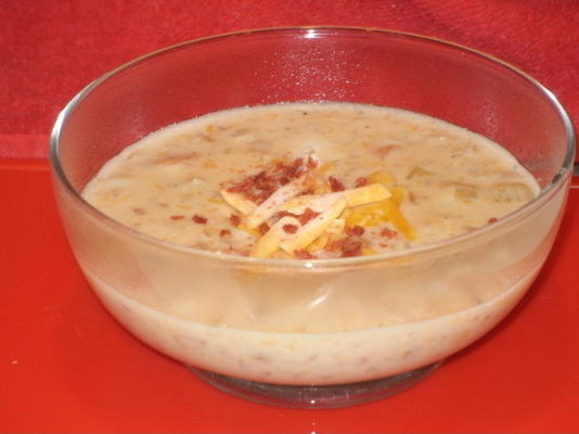 sopa de batata de queijo (panela de barro)