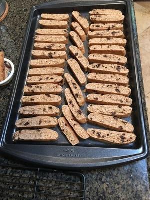 banana pecan biscotti