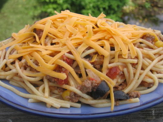 espaguete tex-mex (panela de barro servida)