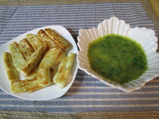 kathys frito queijo halloumi com vinagrete de limão e alcaparras