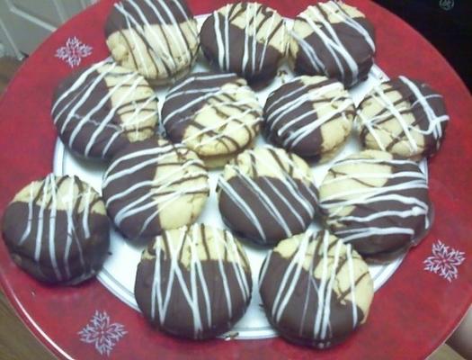 chocolate mergulhado bolinhos de sanduíche de manteiga de amendoim