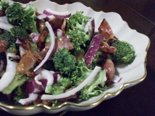 salada de bacon de brócolis