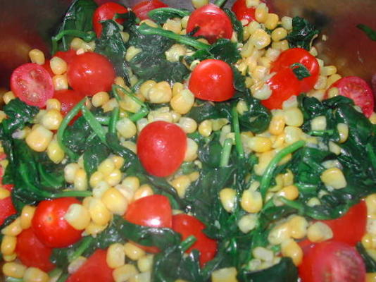 espinafre com milho e tomate