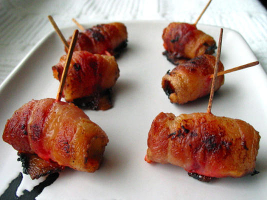 deliciosamente delicioso bacon e cereja roll-ups