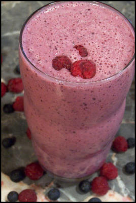 shake de proteína blast berry - smoothie de frutas