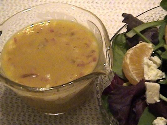 saladas verdes com molho de mel e mostarda